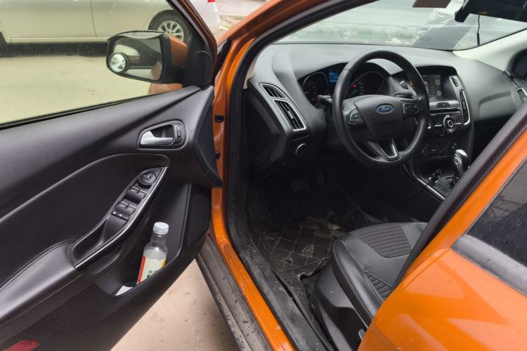 Used Ford Focus 2015 Hatchback EcoBoost 125 Automatic Supreme Style Edition
