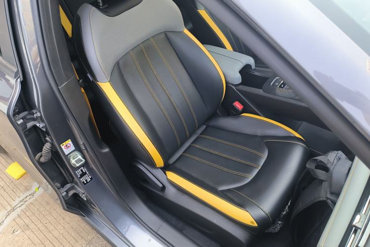 Used GAC Trumpchi EMPOW 2021 270T DCT J15 Version Right Front Seat