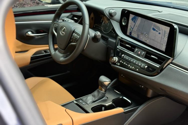Used Lexus ES 2023 200 Excellence Edition