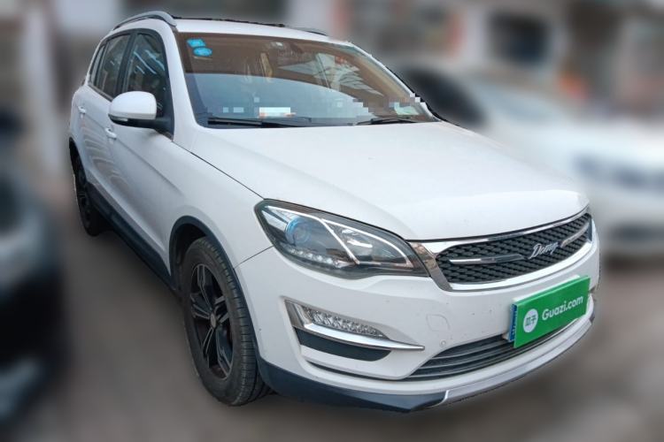 Used Zotye Domy X5 2017 Upgraded Model 1.5T Manual Luxury Version Front Right 45 Deg