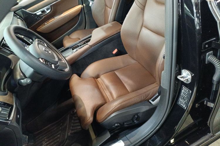 Used Volvo S90 2024 B5 Zhiyuan Luxury Edition
