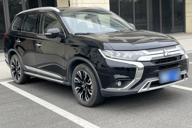 Used Mitsubishi Outlander 2019 2.4L 4x4 Zhi Xiang Edition 7 Seats China VI Standard