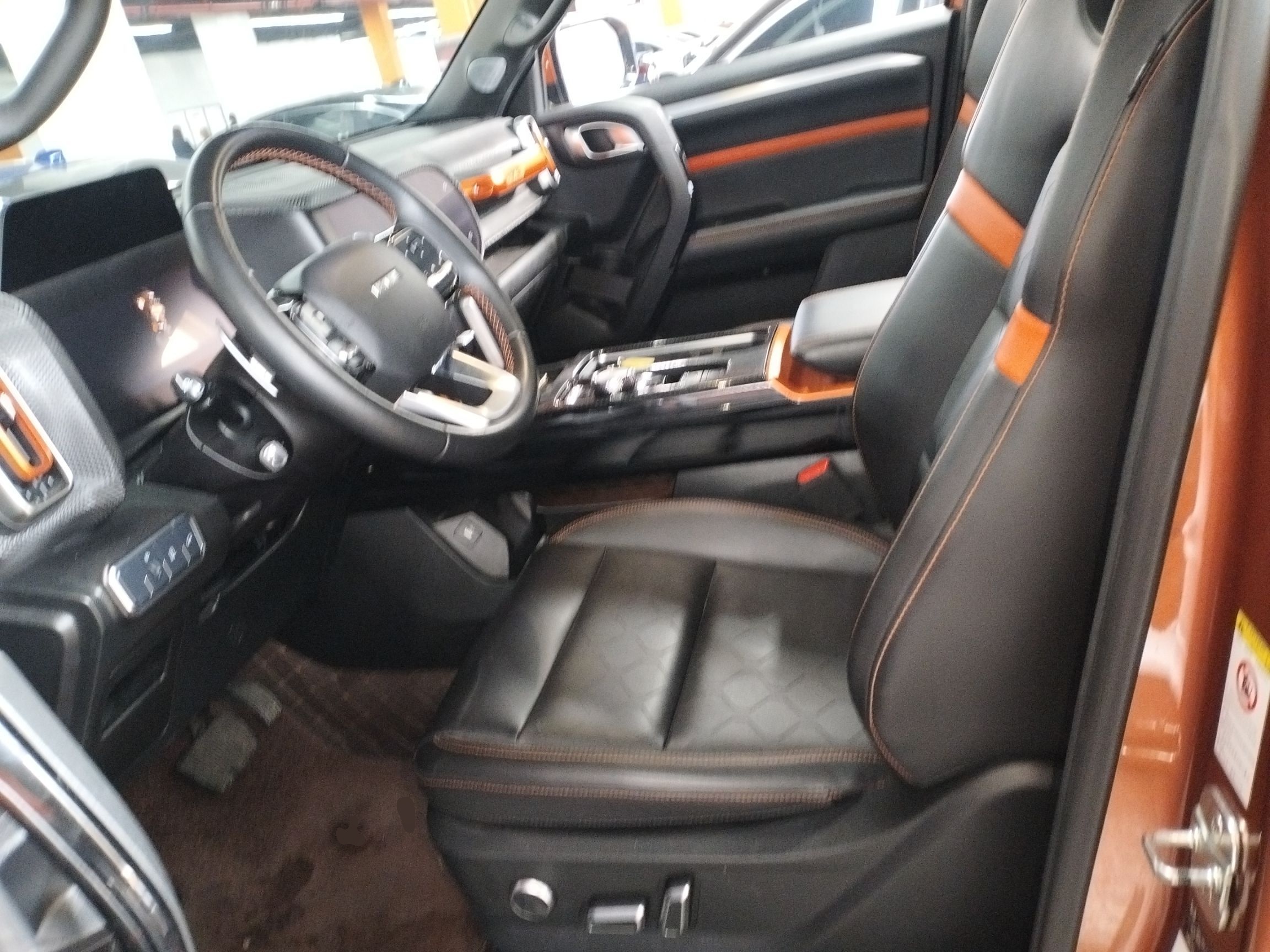 المقاعد الأمامية داخل السيارة