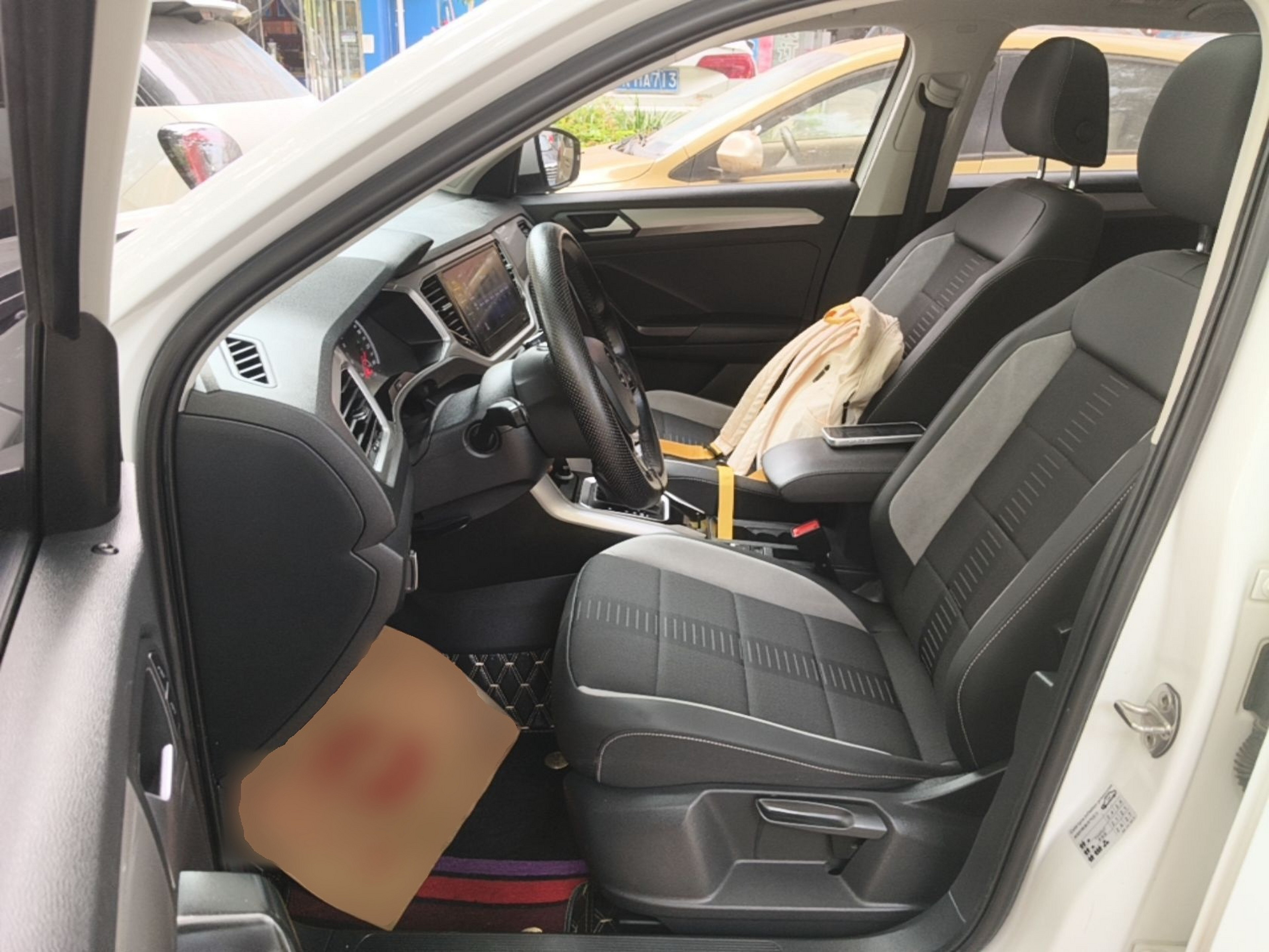Interior delantero