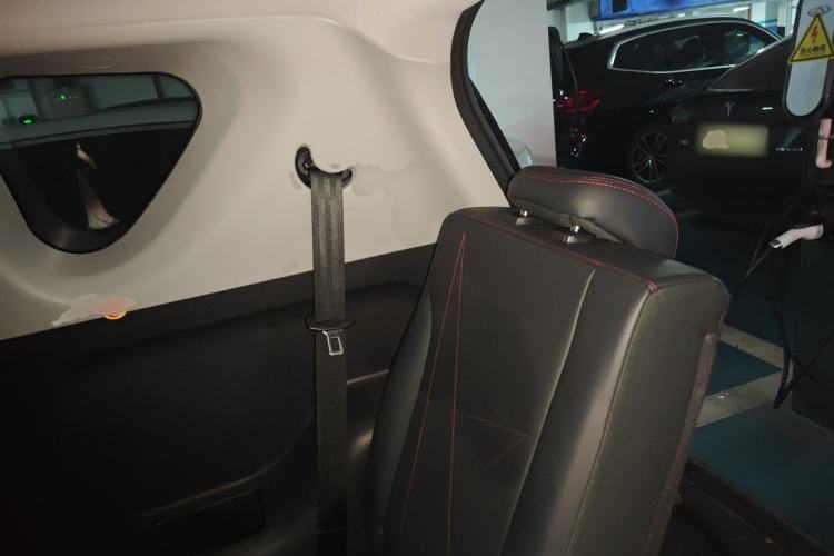 Used Chery QQ Little Ant 2022 Revised Version Sweet Pink Edition Half-Sugar Version Lithium Iron Phosphate 30.7 kWh 30 kW 301 km Left Rear Seat