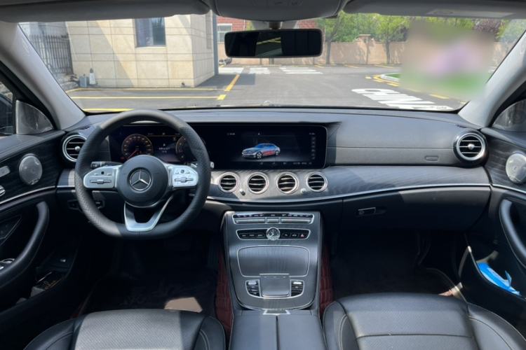 Used Mercedes-Benz E-Class 2019 E 300 L Sporty and Stylish Model