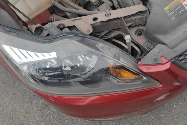 Used Ford Focus 2013 Hatchback Classic 1.8L Automatic Base Model Right Front Headlight