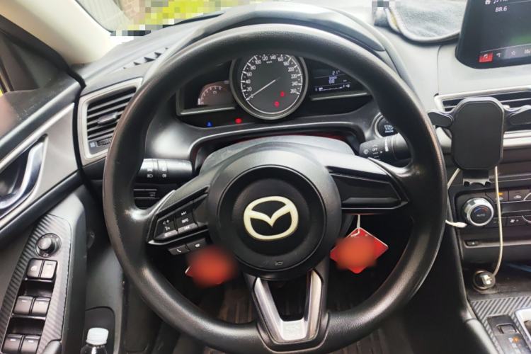 Used Mazda 3 Axela 2017 Sedan 1.5L Automatic Luxury Model Emission Standard China V Steering Wheel