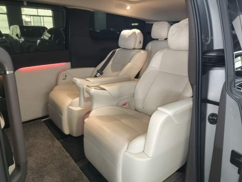 Used Li Auto MEGA 2024 Ultra Model — 16