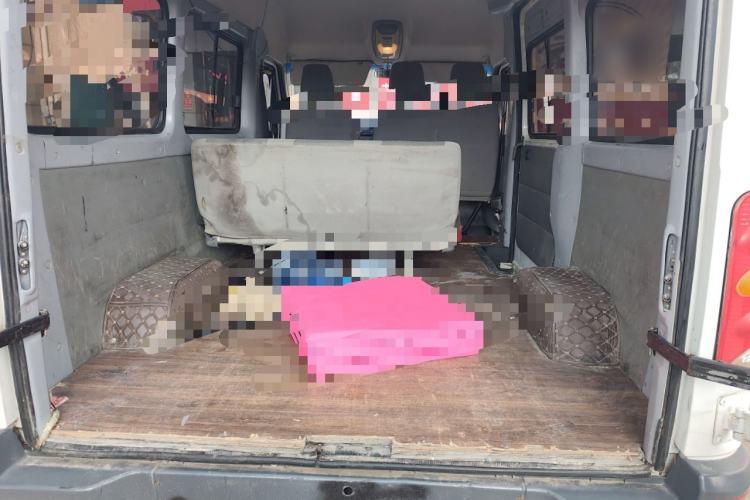 Used Iveco Power Daily 2017 2.5T Classic A32 Mid-Roof 6-7 Seater Bus 47Z5
