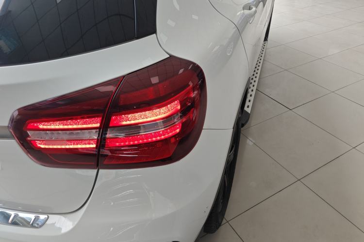 Used Mercedes-Benz GLA 2019 GLA 200 Fashion Model Exterior 3