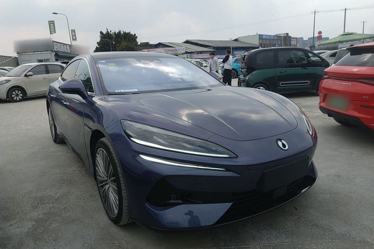 Used Denza Z9 2024 1100 km All-Wheel-Drive Ultra Version
