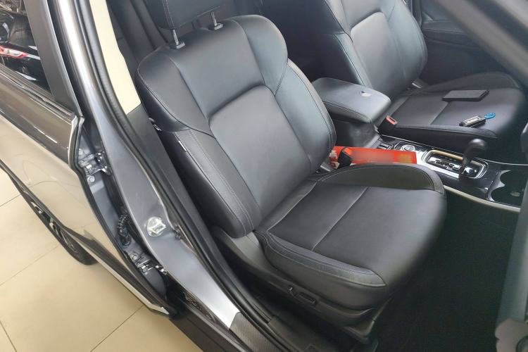 Used Mitsubishi Outlander 2019 2.4L 4x4 Zhi Xiang Edition 7 Seats China VI Standard