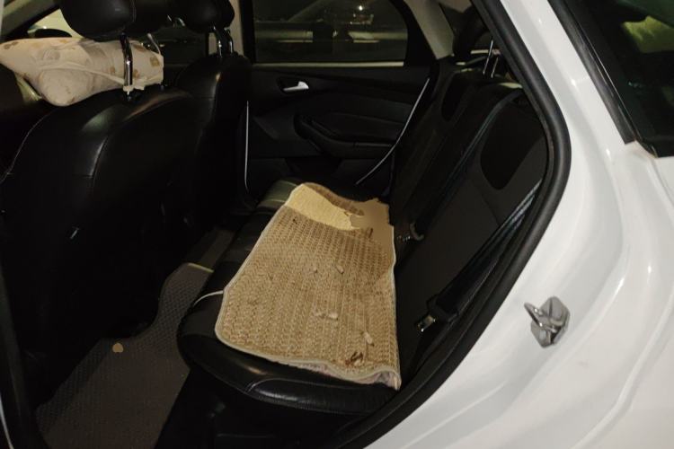 Used Ford Focus 2012 Sedan 1.6L Automatic Fashion Edition