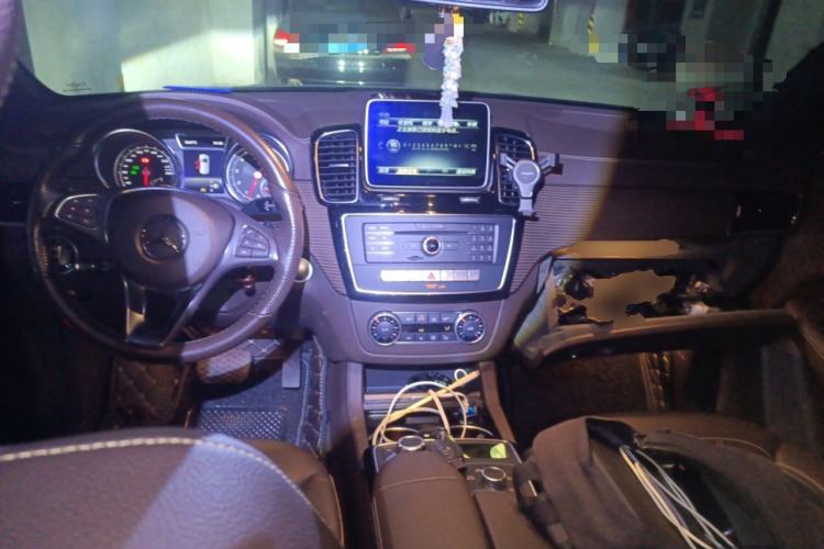 Used Mercedes-Benz GLE 2019 GLE 320 4MATIC Dynamic Edition Prestige Model Center Console