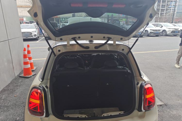 Used MINI MINI 2022 1.5T COOPER Classic Edition