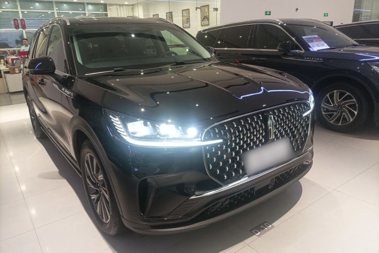 Used Lincoln Aviator 2024 3.0T V6 All-Wheel-Drive Elegance Edition Six Seats Front Right 45 Deg