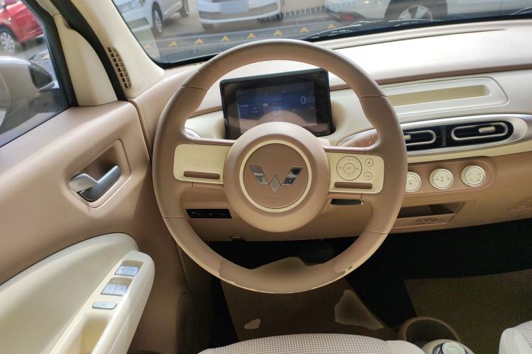 Used Wuling Hongguang MINIEV 2025 Four-Door Version Advanced Edition Steering Wheel