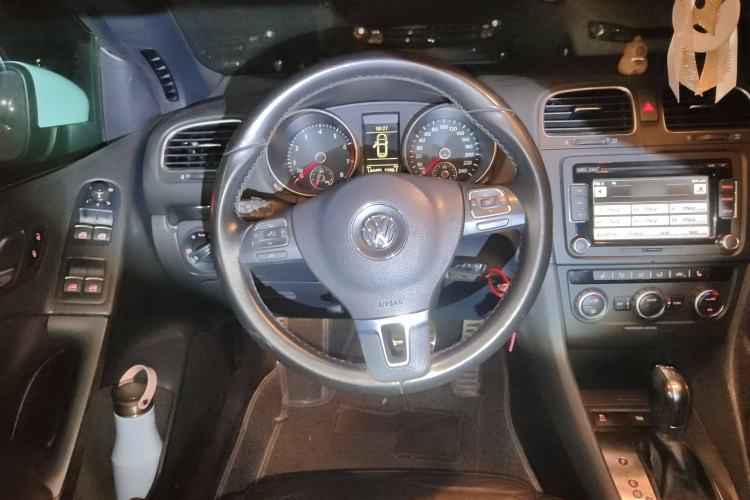 Used Volkswagen Golf 2012 1.4TSI Luxury Convertible Edition Steering Wheel