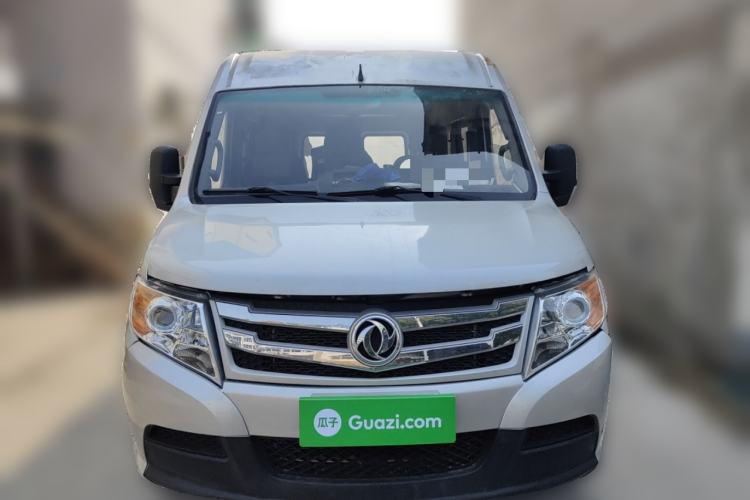 Used Dongfeng Yufeng 2018 2.3TA100 Standard Edition Logistics Vehicle Short Wheelbase Mid-Roof Design 5-9 Seater Powered by WP2.3
