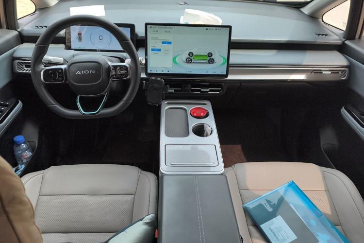 Used AION Y 2023 Younger Center Console