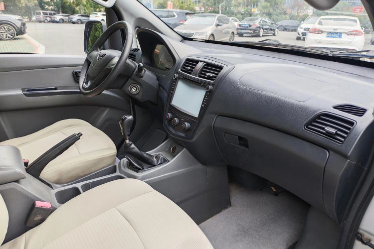 Used Wuling Zhengcheng 2015 1.8L Comfort Model LJ479QE2