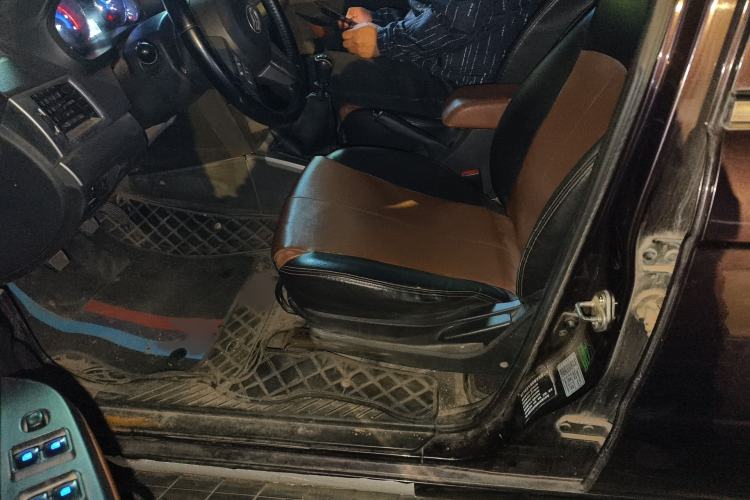 Used Zxauto Grandtiger 2018 2.5T Off-Road Diesel National V Two-Wheel Drive Standard Version Big Double Cab SD4V25R-100 Left Front Seat