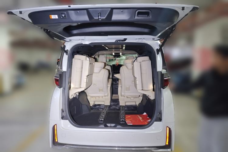 Used Toyota Vellfire 2024 Crown Dual-Engine 2.5L Ultimate Edition
