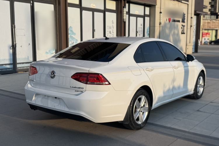 Used Volkswagen Lamando 2018 230TSI DSG Fashion Edition

