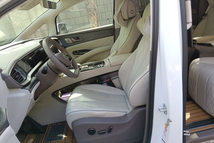 Used Denza D9 2022 DM-i 970 Four-Wheel Drive Flagship Model