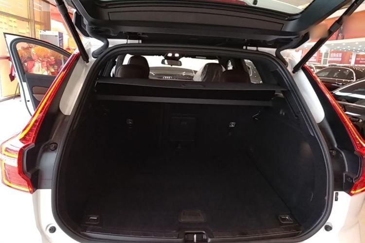 Used Volvo XC60 2024 B5 4x4 Smart Luxury Edition
