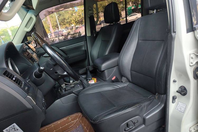 Used Mitsubishi Pajero 2016 3.0L Automatic Prestige Version China V Standard
