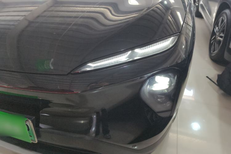 Used Nio ES7 2022 75 kWh Left Front Headlight