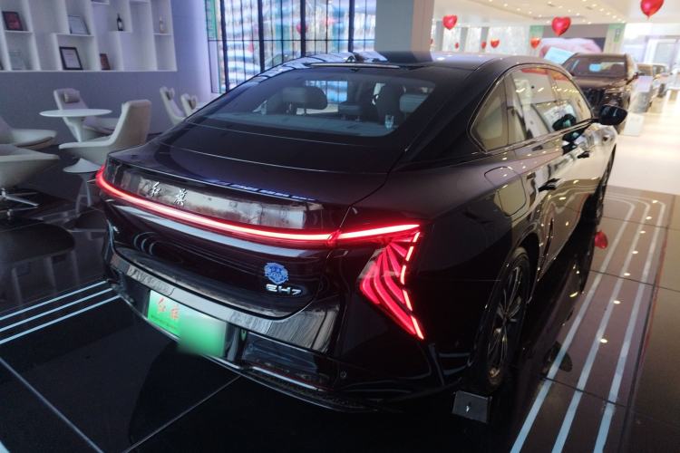 Used Hongqi EH7 2025 600 Smart Selection Edition
