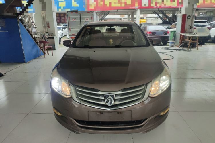 Used Baojun 630 2013 1.5L manual standard version