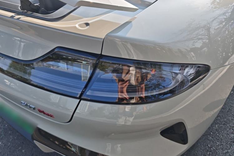 Used Xiaomi Auto SU7 2024 Four-Wheel Drive Ultra-Long Range Advanced Intelligent Driving Max Edition