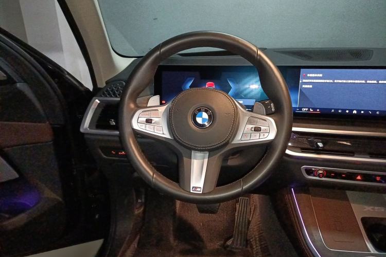 Used BMW X5 2023 xDrive 30Li Luxury M Sport Night Edition Package Steering Wheel