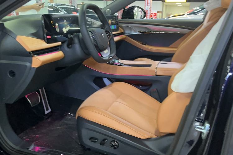 Used VOYAH PASSION 2024 PHEV Four-Wheel Drive Ultra-Long Range Flagship Model