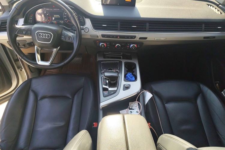 Used Audi Q7 2018 40 TFSI Comfort Model