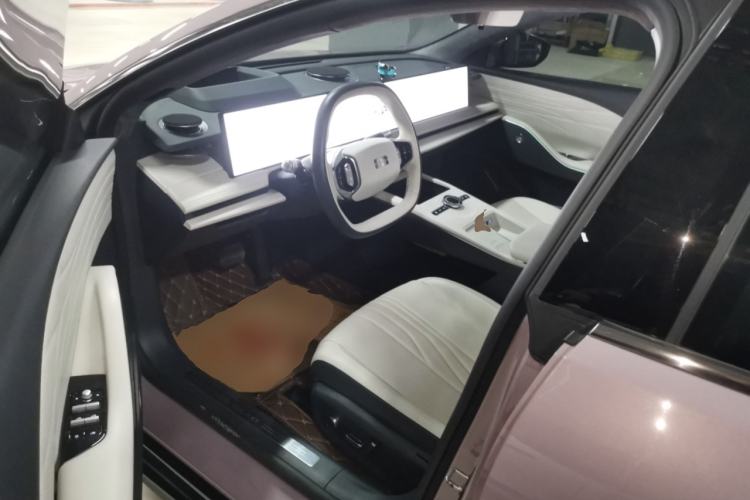 Used Geely Galaxy E8 2024 665 km Range Rear-Drive Starship Long-Range Version
