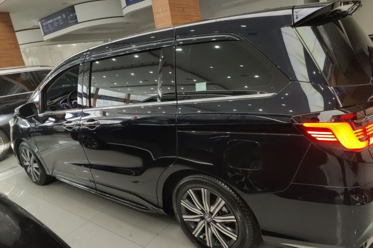 Used Honda Odyssey 2024 2.0L eHEV Sharp & Smart Edition