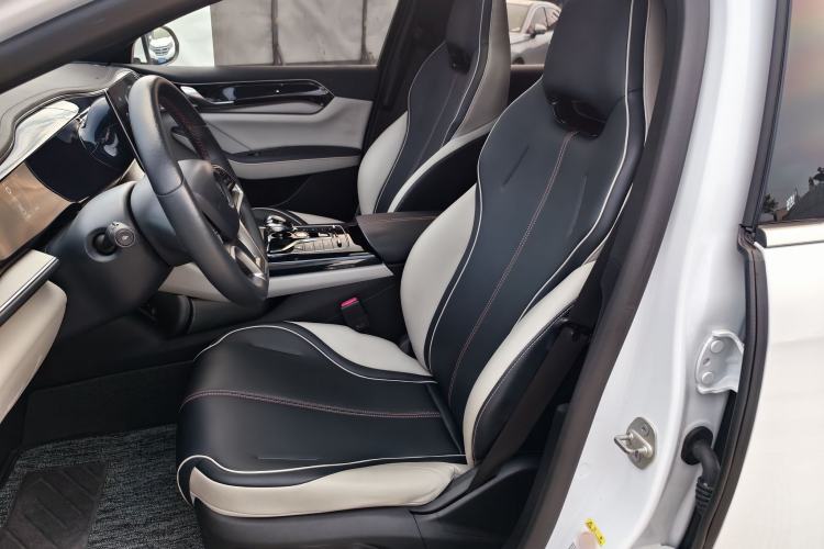 Used BYD Qin PLUS 2021 EV 400KM Luxury Model Interior 4