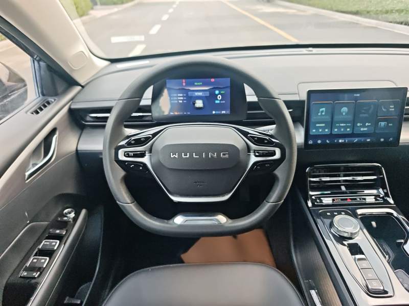 Used Wuling Xingguang 2023 70 Standard Edition — 10
