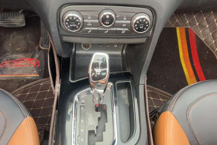 Used Soueast DX7 2015 1.5T Automatic Luxury Model