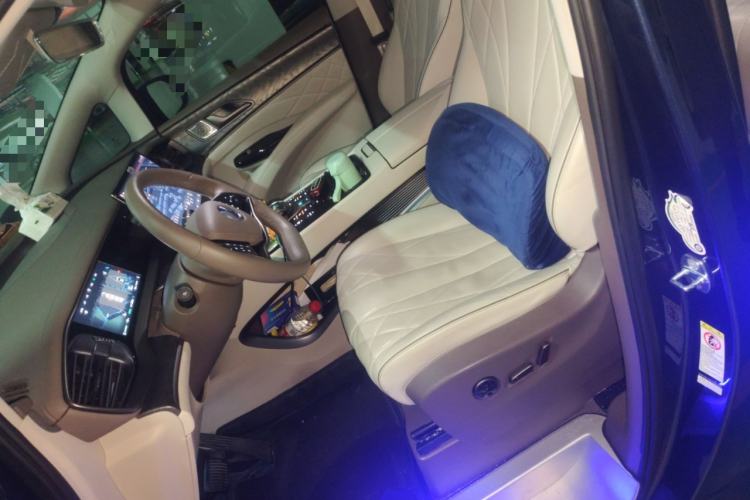 Used Denza D9 2022 DM-i 1040 Prestige Model
