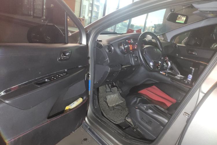 Used Peugeot 3008 2015 1.6THP Automatic Trend Edition Driver Seat