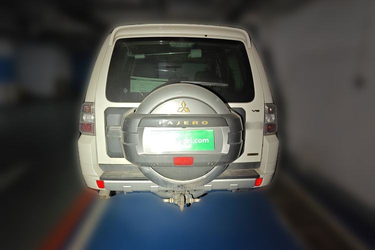 Used Mitsubishi Pajero 2016 3.0L Automatic Prestige Version China V Standard Rear