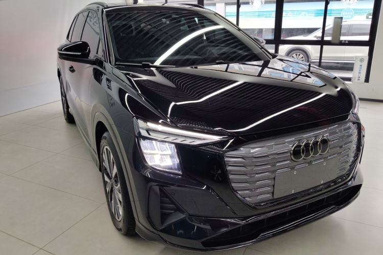 Used Audi Q5 e-tron 2023 40 e-tron Shining Edition Mecha Kit