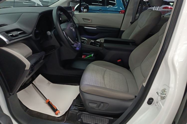 Used Toyota SIENNA 2023 2.5L Hybrid Comfort Edition Left Front Seat