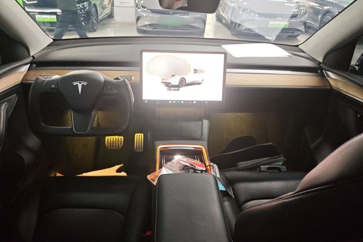 Used Tesla Model Y 2023 High-Performance All-Wheel-Drive Version